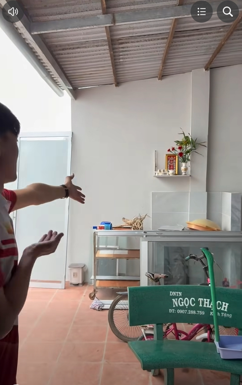 Nam nghệ sĩ qu&ecirc; Long An x&acirc;y nh&agrave; cho anh trai sau khi tặng nh&agrave; 10 ph&ograve;ng ngủ cho cha mẹ- Ảnh 3.