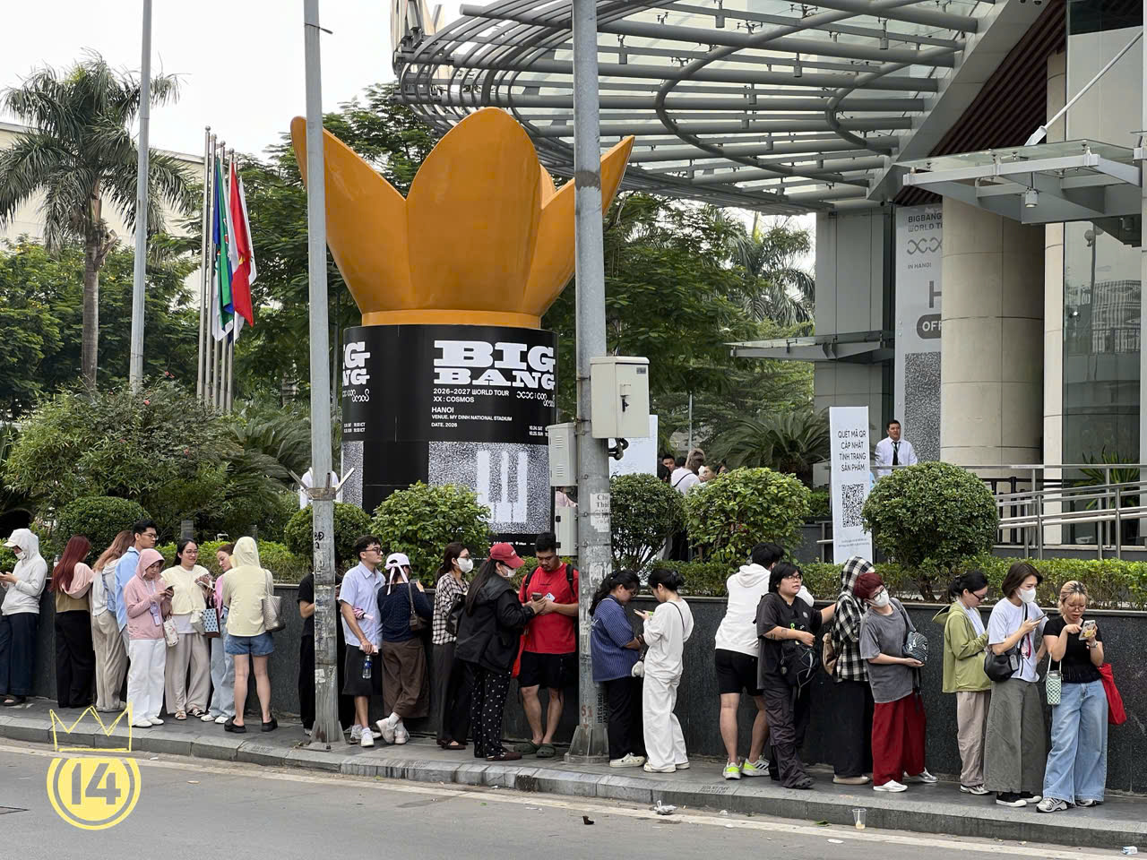 10 điểm cho VPBank nắm bắt t&acirc;m l&yacute; fan BIGBANG: Cả ng&atilde; tư cứ chờ đ&egrave;n đỏ l&agrave; được &ldquo;&ocirc;n b&agrave;i&rdquo; - Ảnh 3.