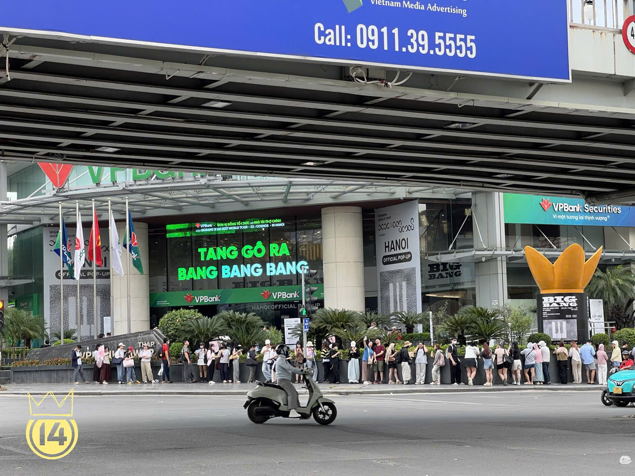 10 điểm cho VPBank nắm bắt t&acirc;m l&yacute; fan BIGBANG: Cả ng&atilde; tư cứ chờ đ&egrave;n đỏ l&agrave; được &ldquo;&ocirc;n b&agrave;i&rdquo; - Ảnh 6.