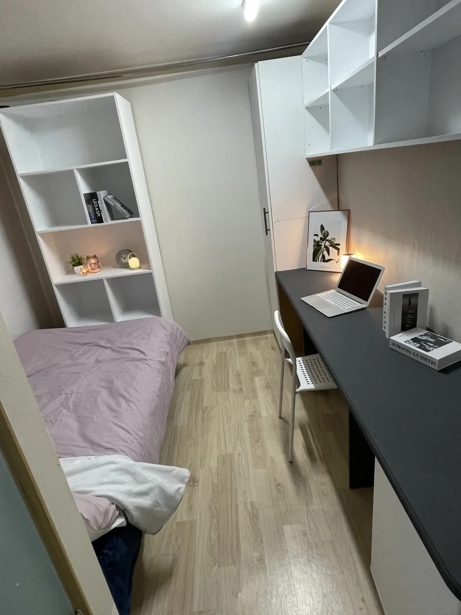 B&ecirc;n trong căn trọ rộng 6,5 m2 gi&aacute; 9,3 triệu/th&aacute;ng của một nữ sinh - Ảnh 2.