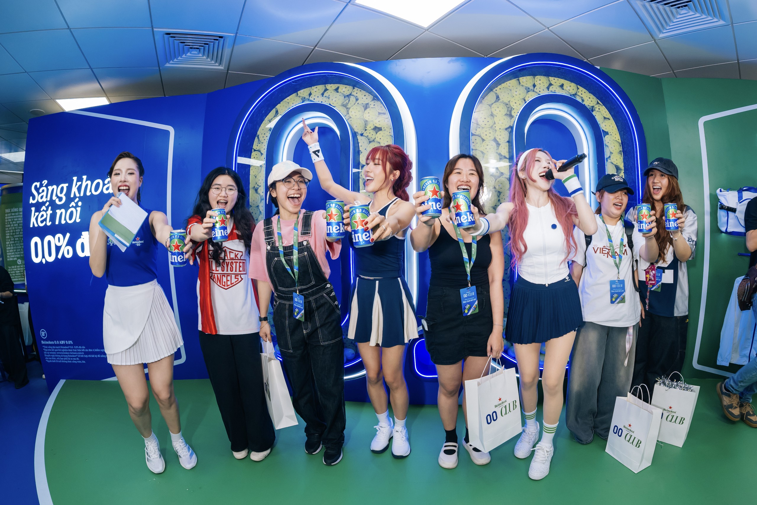 Gallery - Heineken 0.0 CLUB cập bến Metro Bến Thành: Sân chơi kết nối pickleball ngay giữa dòng chuyển động đô thị - image 6