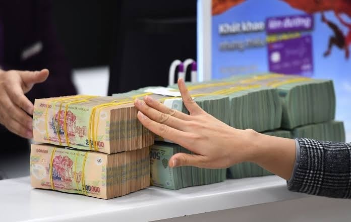 Đến ng&agrave;y đ&aacute;o hạn sổ tiết kiệm, đừng vội t&aacute;i tục to&agrave;n bộ: C&oacute; 3 việc n&ecirc;n kiểm tra trước- Ảnh 3.