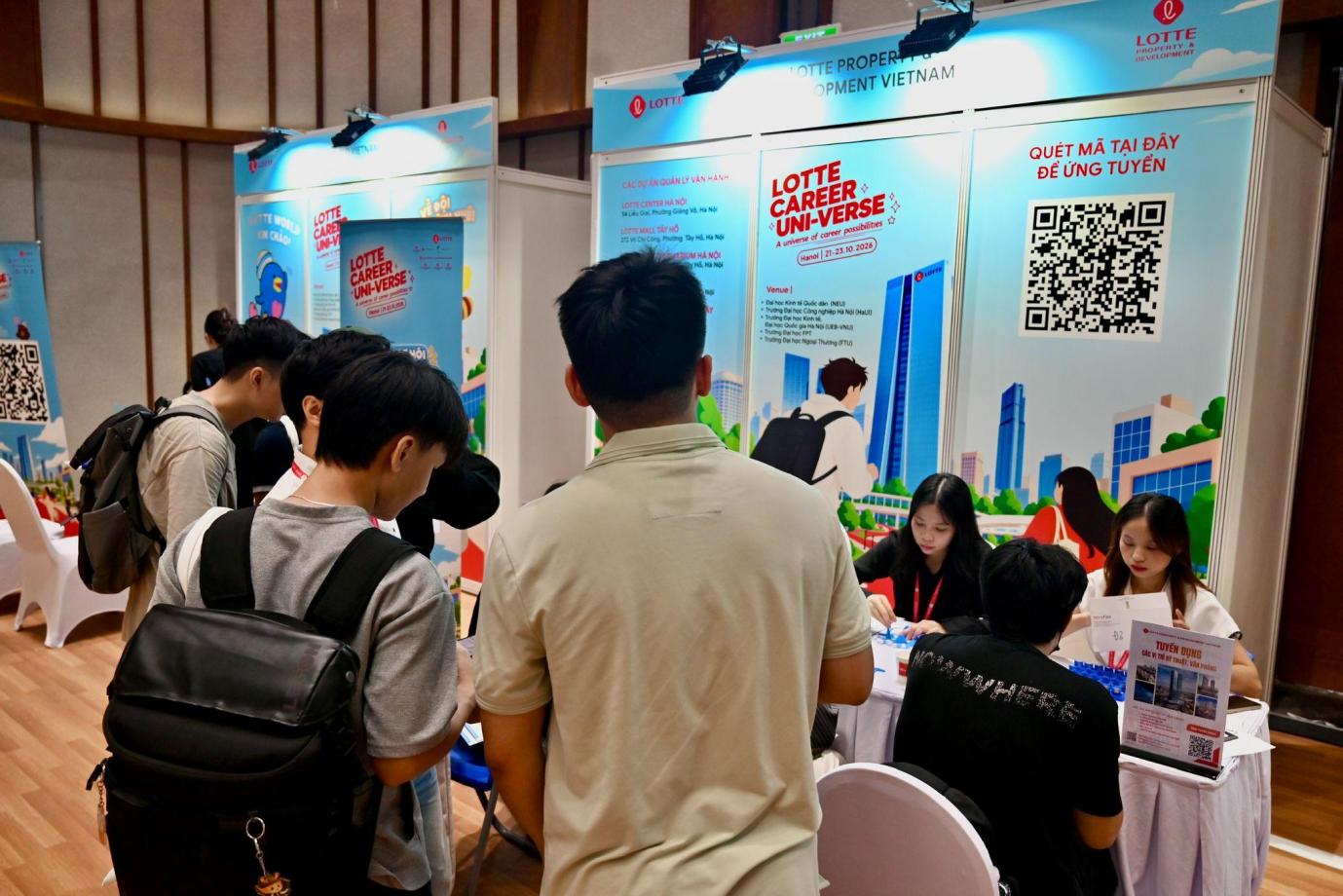 &rlm;Tập đo&agrave;n LOTTE đưa cơ hội việc l&agrave;m đến 5 trường đại học tại H&agrave; Nội&rlm; - Ảnh 1.