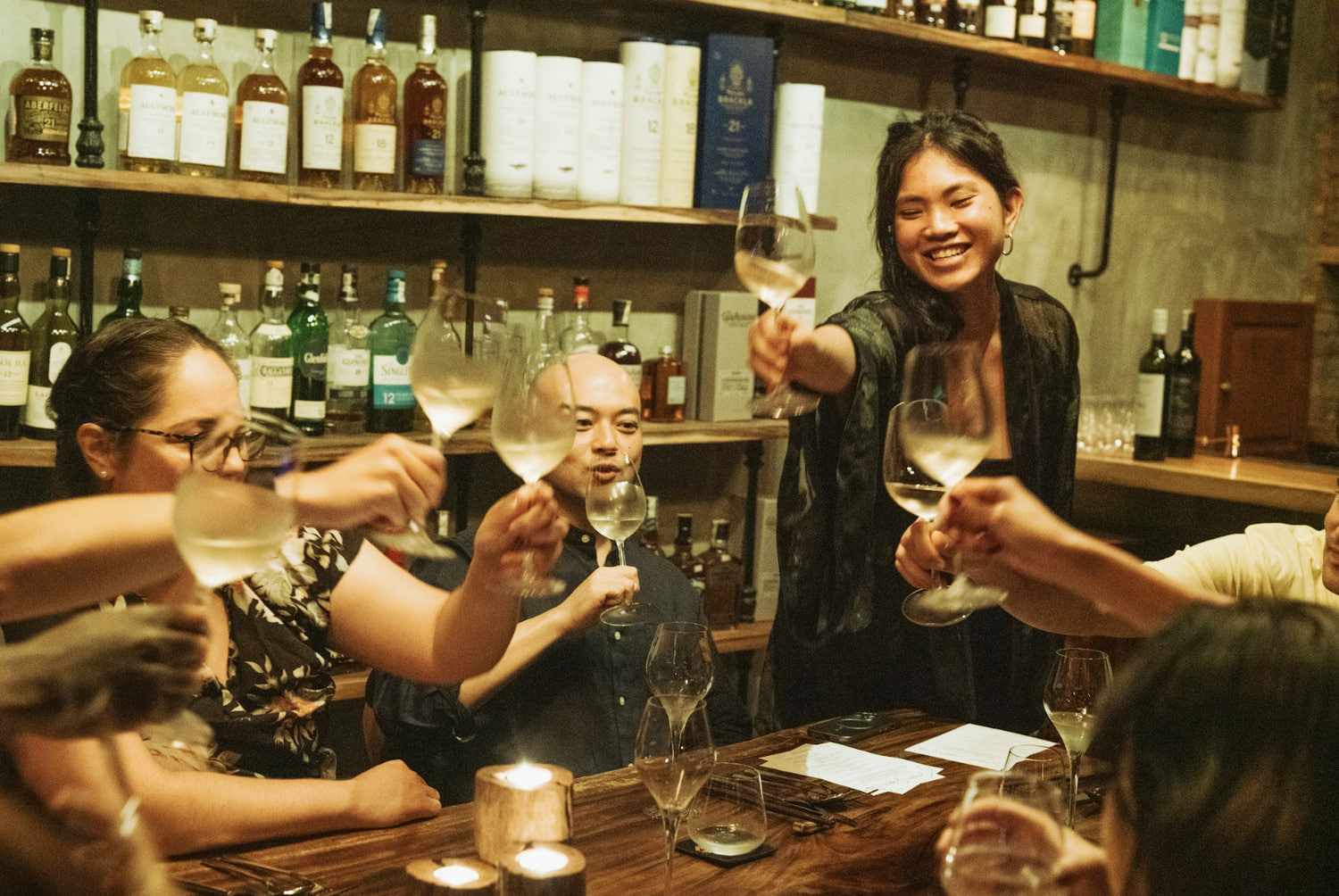 Trả tiền triệu để ăn tối với người lạ: Supper club l&agrave; g&igrave; m&agrave; từ London, Dubai đến TP.HCM đều &ldquo;ch&aacute;y v&eacute;&rdquo;?- Ảnh 2.