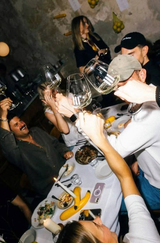 Trả tiền triệu để ăn tối với người lạ: Supper club l&agrave; g&igrave; m&agrave; từ London, Dubai đến TP.HCM đều &ldquo;ch&aacute;y v&eacute;&rdquo;?- Ảnh 26.