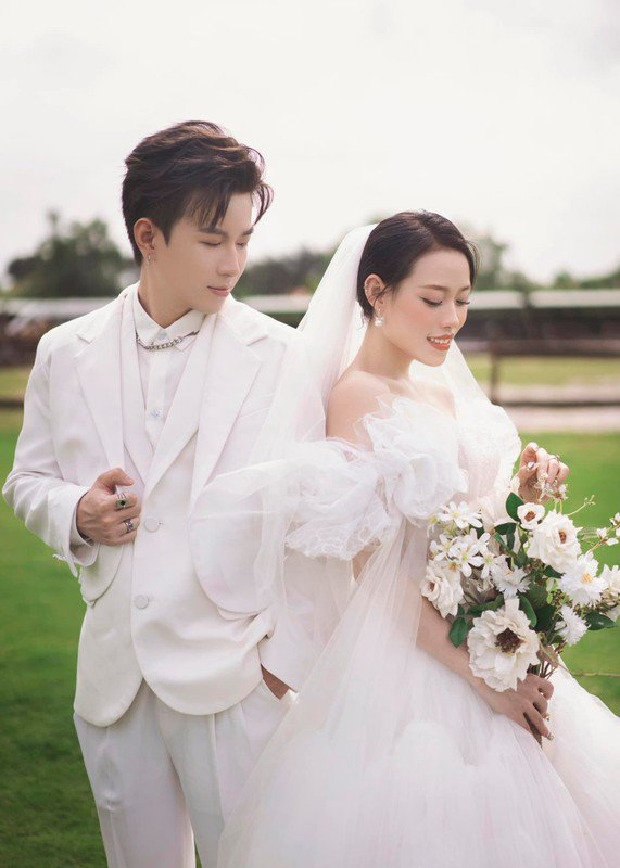 C&ocirc; vợ 21 triệu follow tuy&ecirc;n bố ly h&ocirc;n, l&yacute; do đầy ẩn &yacute;: "Nghiệp duy&ecirc;n quấn lấy, kh&ocirc;ng tỉnh t&aacute;o được"- Ảnh 1.
