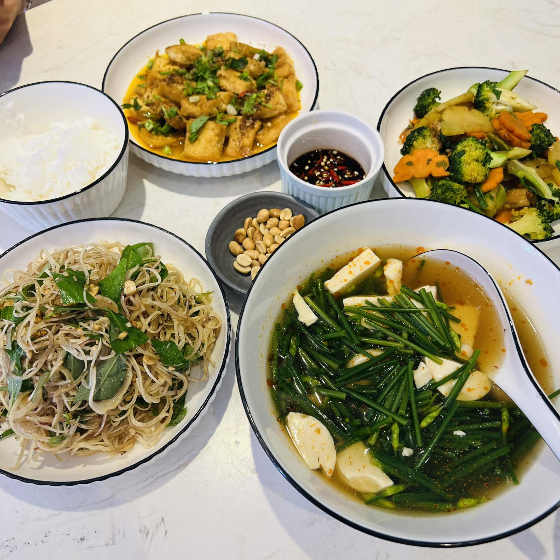 M&acirc;m cơm nh&agrave; của LyLy- Ảnh 12.
