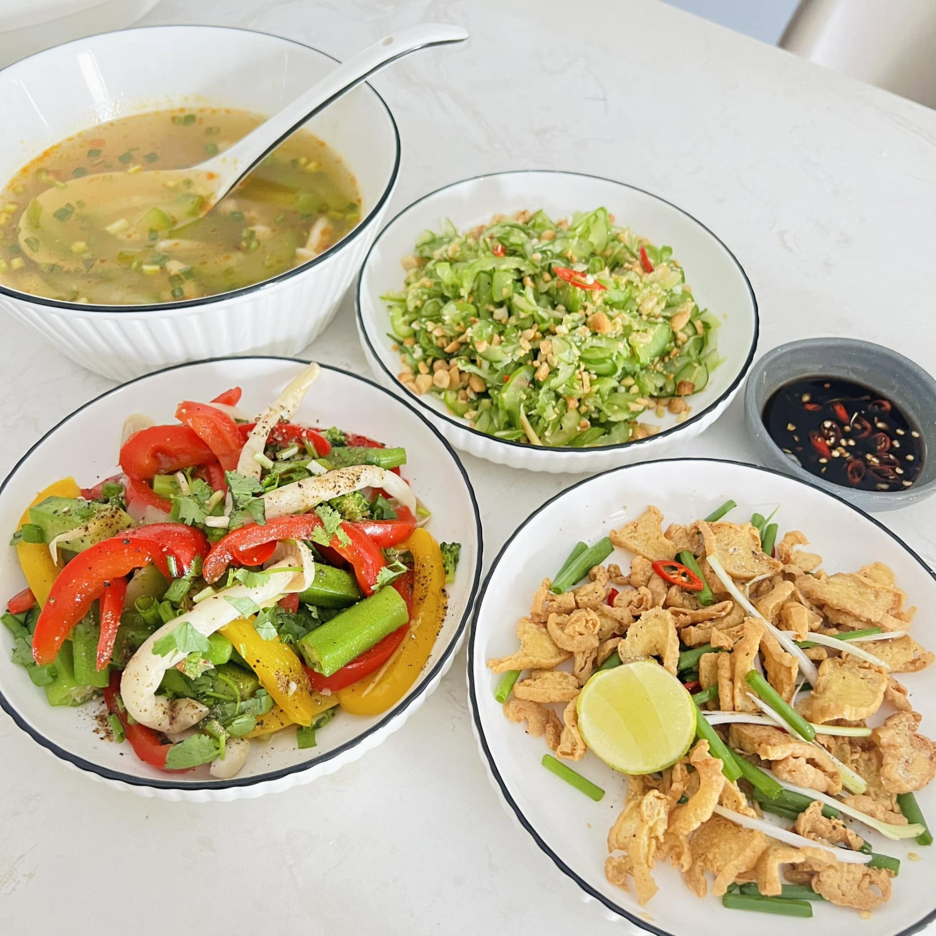 M&acirc;m cơm nh&agrave; của LyLy- Ảnh 11.