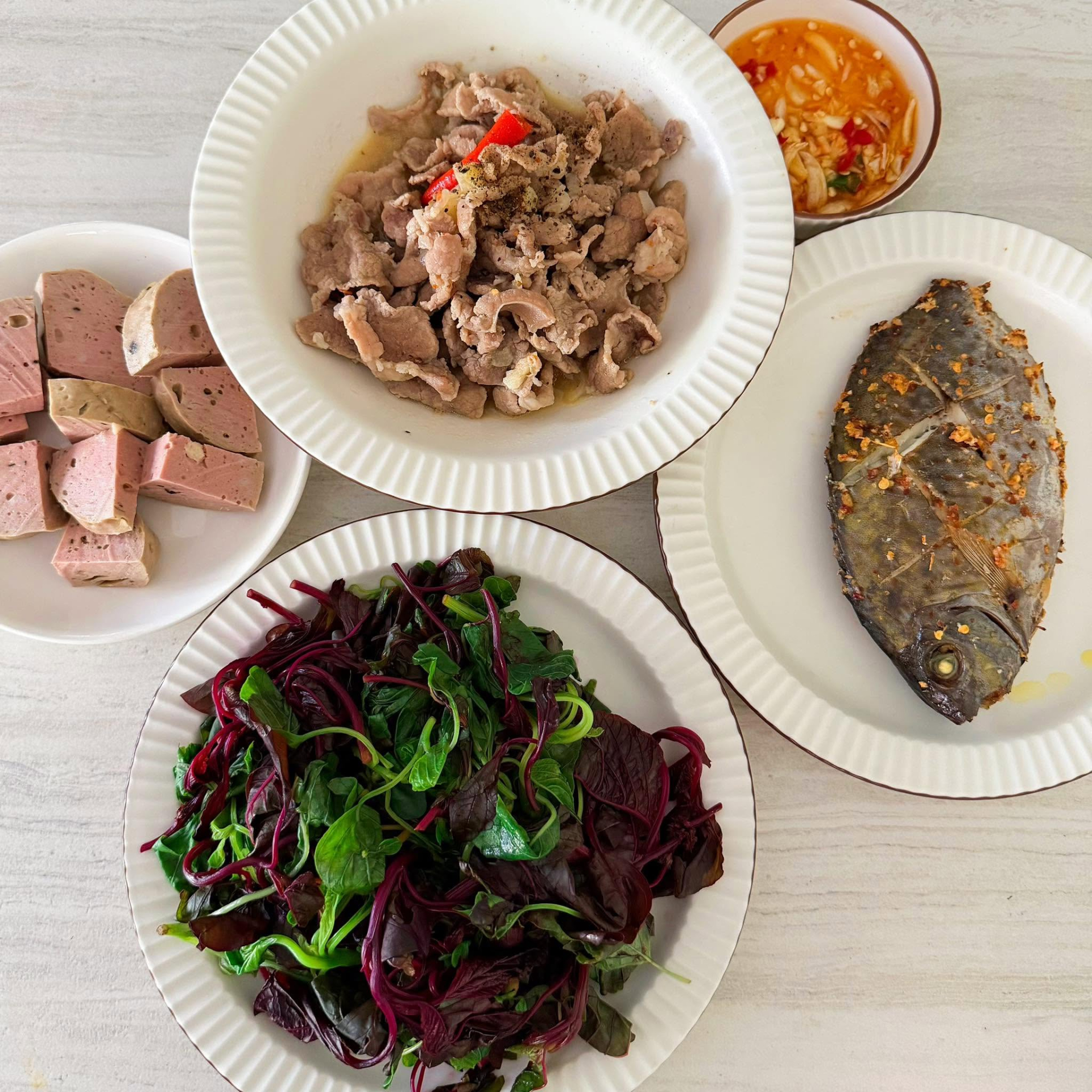 M&acirc;m cơm nh&agrave; của LyLy- Ảnh 2.