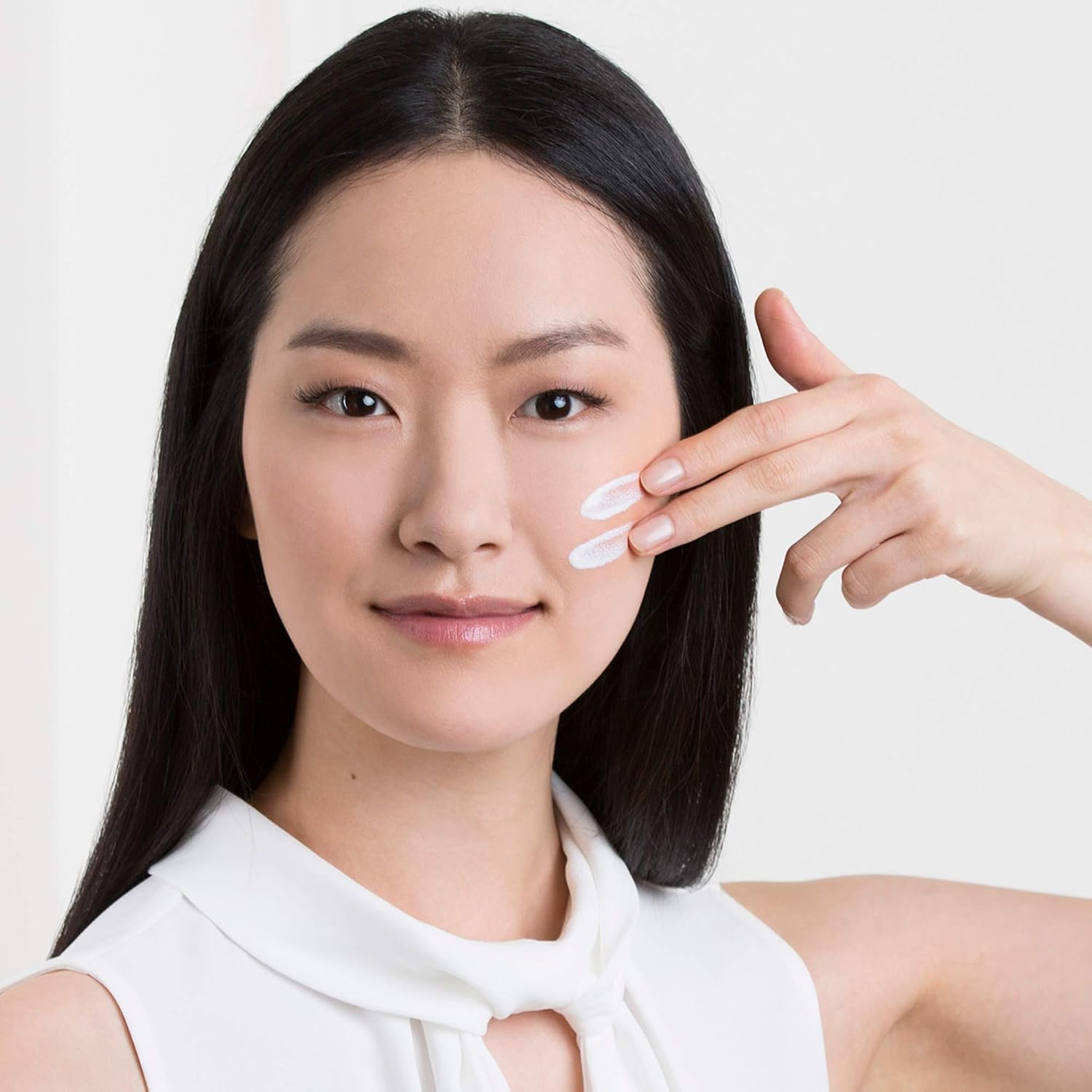 Bỏ qua kem chống nắng, không chỉ khiến làn da nhanh lão hóa mà cuộc sống của bạn còn có thể ảnh hưởng thế này - Ảnh 2.