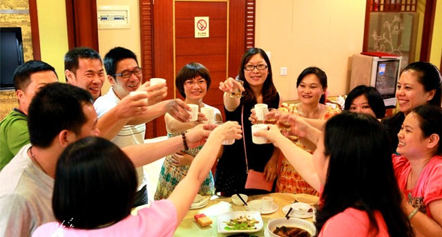 Vì sao nhiều người đi họp lớp sợ nhất câu hỏi: “Mua được nhà chưa?”- Ảnh 2.