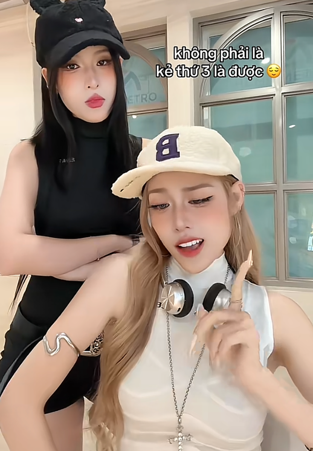 C&ocirc; vợ 21 triệu follow tuy&ecirc;n bố ly h&ocirc;n, l&yacute; do đầy ẩn &yacute;: "Nghiệp duy&ecirc;n quấn lấy, kh&ocirc;ng tỉnh t&aacute;o được"- Ảnh 2.
