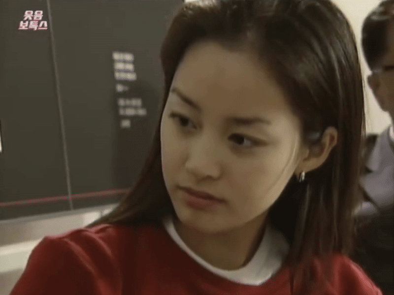 Kim Tae Hee đứng trước b&atilde;o b&igrave;nh luận độc hại chưa từng thấy: Ăn mặc tệ, mỡ thừa "tr&agrave;n viền"?- Ảnh 8.