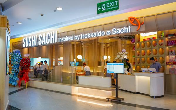 Một thương hiệu sushi băng chuyền mới c&ugrave;ng hệ thống Sushi Hokkaido Sachi đ&atilde; cập bến Landmark - Ảnh 1.
