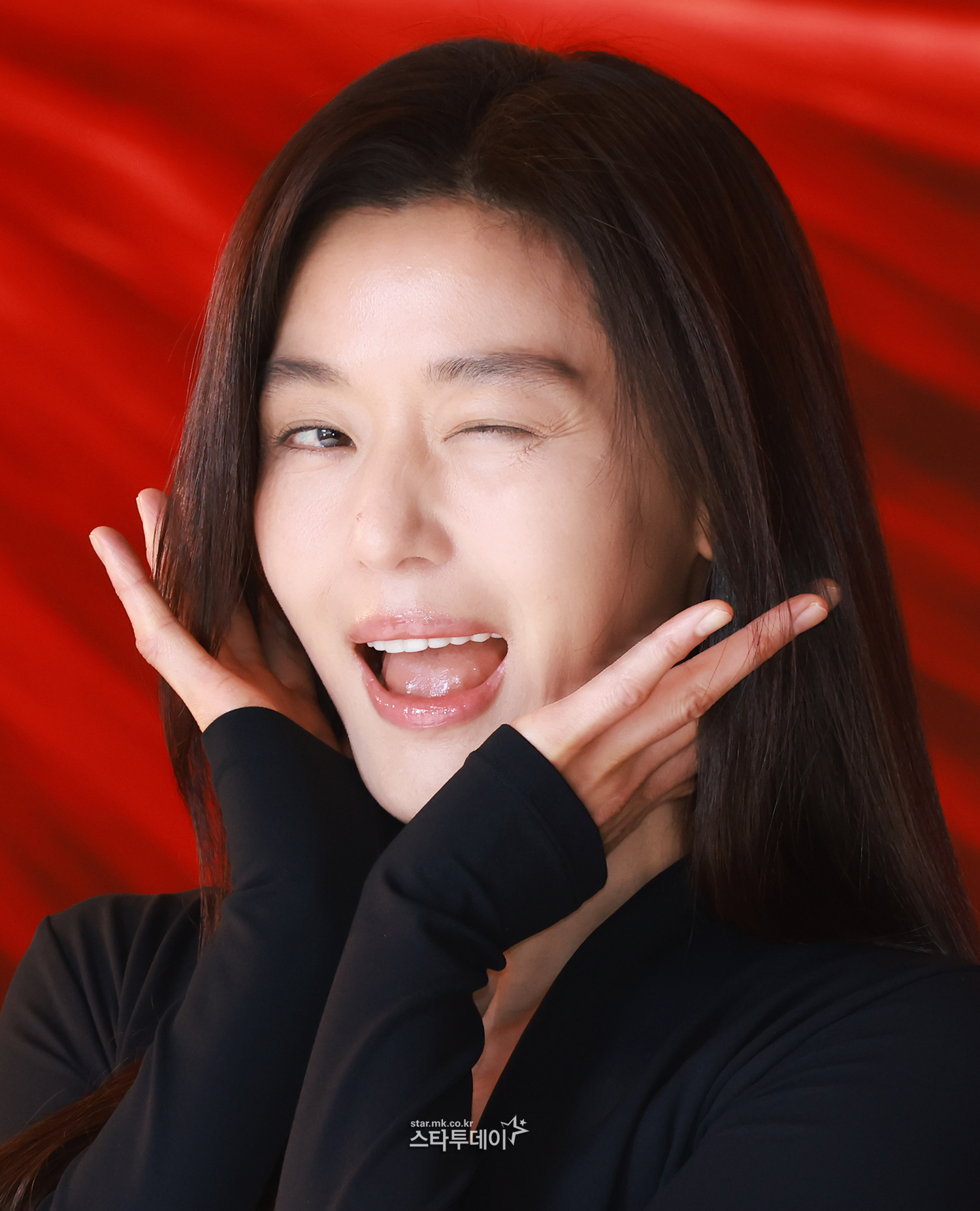 H&igrave;nh ảnh đang g&acirc;y x&ocirc;n xao của Jeon Ji Hyun- Ảnh 5.