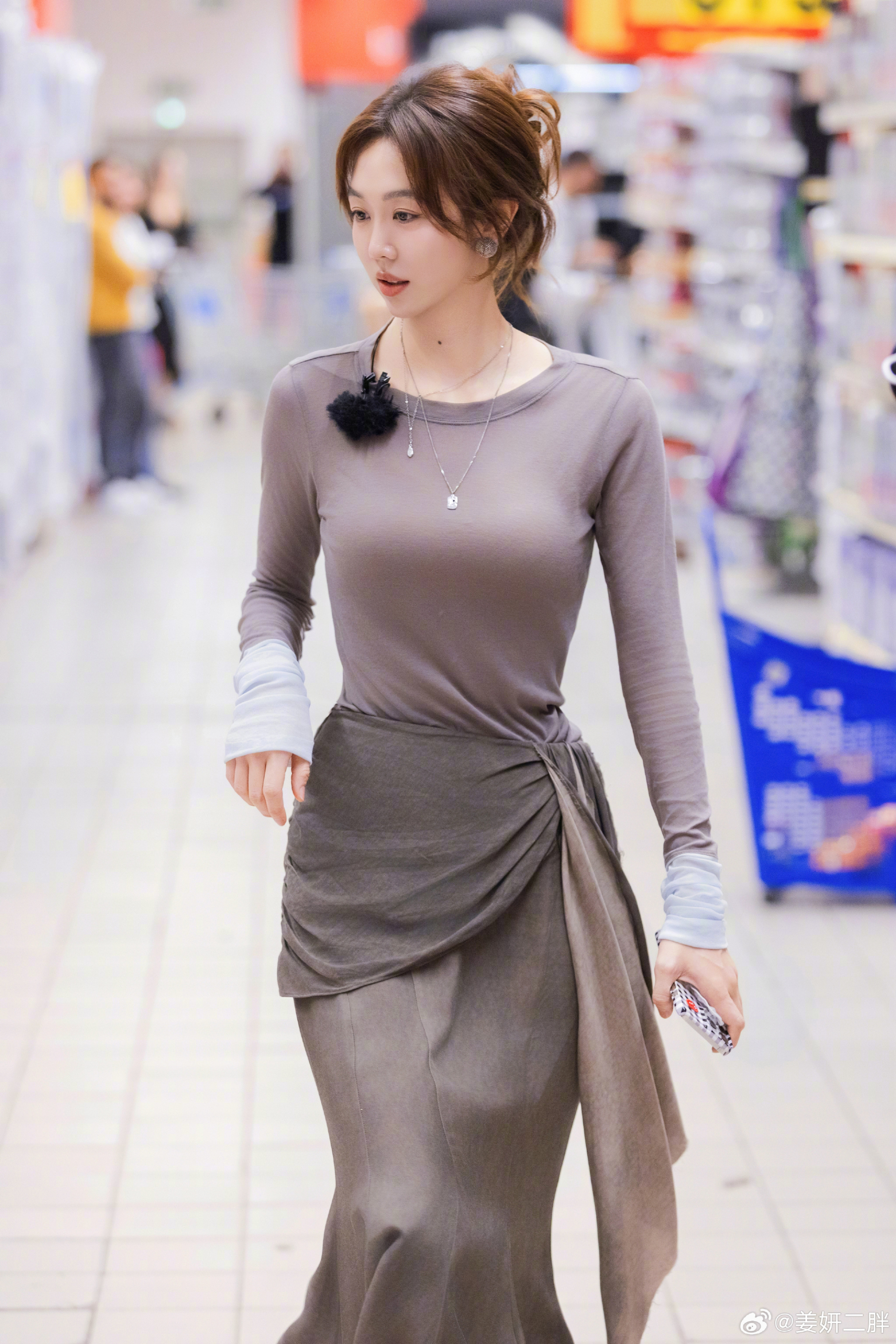 Tin mật showbiz: Nữ diễn vi&ecirc;n Khương Nghi&ecirc;n được mai mối cưới trưởng chi nh&aacute;nh ng&acirc;n h&agrave;ng lương 2 tỷ/năm, nhưng giấu k&iacute;n bưng- Ảnh 4.