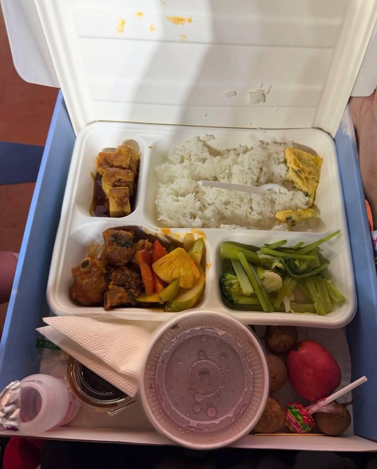 Nam ca sĩ Việt nổi tiếng đẹp trai kh&ocirc;ng tuổi nay đi bưng b&uacute;n b&ograve;, c&ograve;n mặc cả với chủ qu&aacute;n xin giảm gi&aacute;- Ảnh 17.