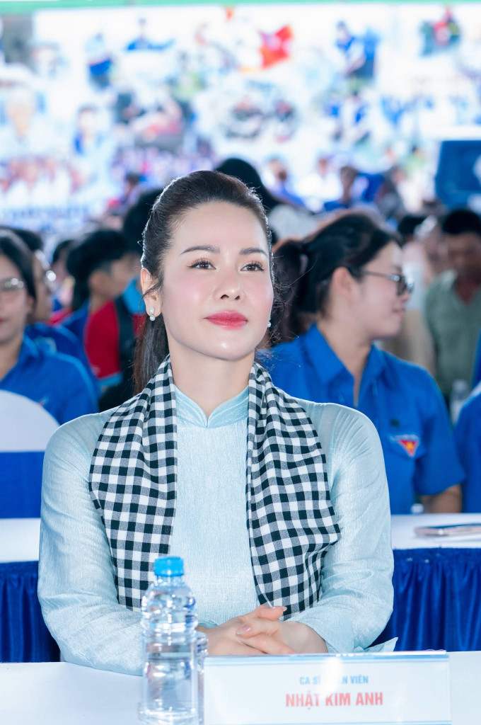 Ca sĩ SN 1985 qu&ecirc; Thanh Ho&aacute; l&agrave; hiện tượng mạng, b&aacute;n c&agrave; ph&ecirc; th&agrave;nh đại gia, sống trong biệt thự 20 tỷ- Ảnh 4.