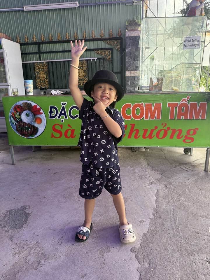 Danh h&agrave;i từng mang 300 c&acirc;y v&agrave;ng đi mua si&ecirc;u xe, nay b&aacute;n cơm tấm ở Long An- Ảnh 6.