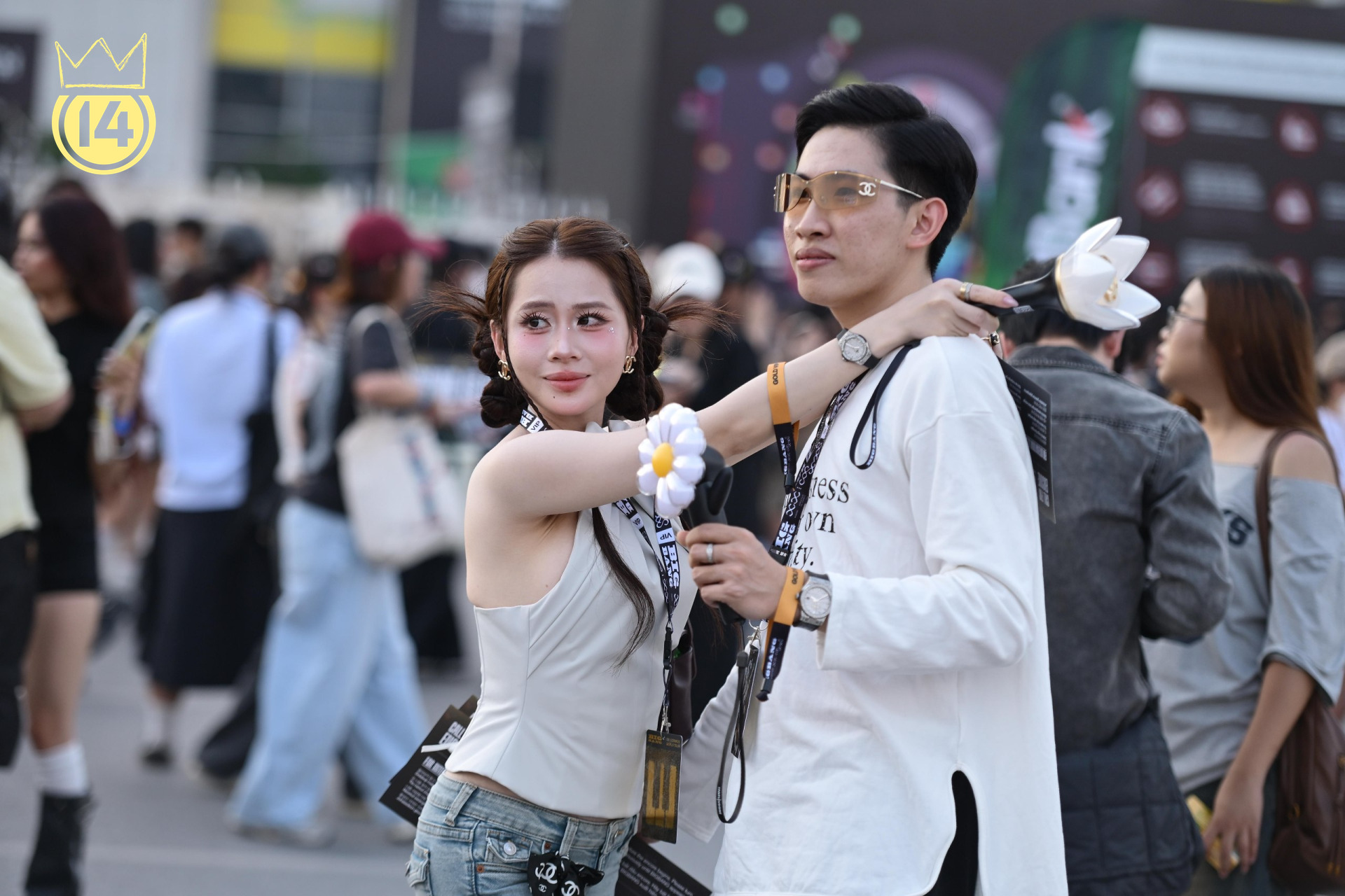 Trai xinh g&aacute;i đẹp đổ bộ concert BIGBANG H&agrave; Nội: Chưa v&agrave;o s&acirc;n đ&atilde; c&oacute; đại tiệc outfit, đ&uacute;ng l&agrave; "like idol like fan"- Ảnh 6.