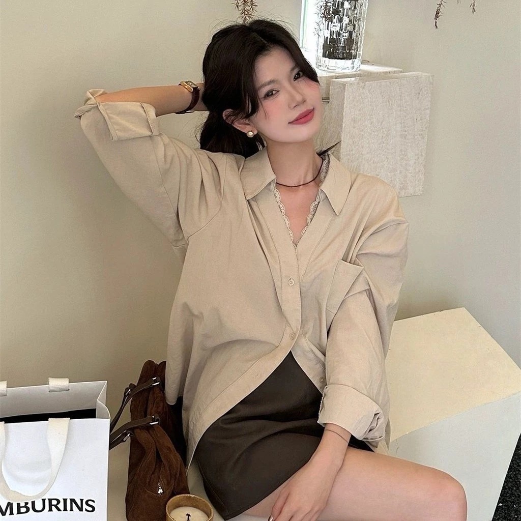 Một chiếc sơ mi màu, nhiều cách mặc: Bí quyết làm mới phong cách công sở- Ảnh 15.