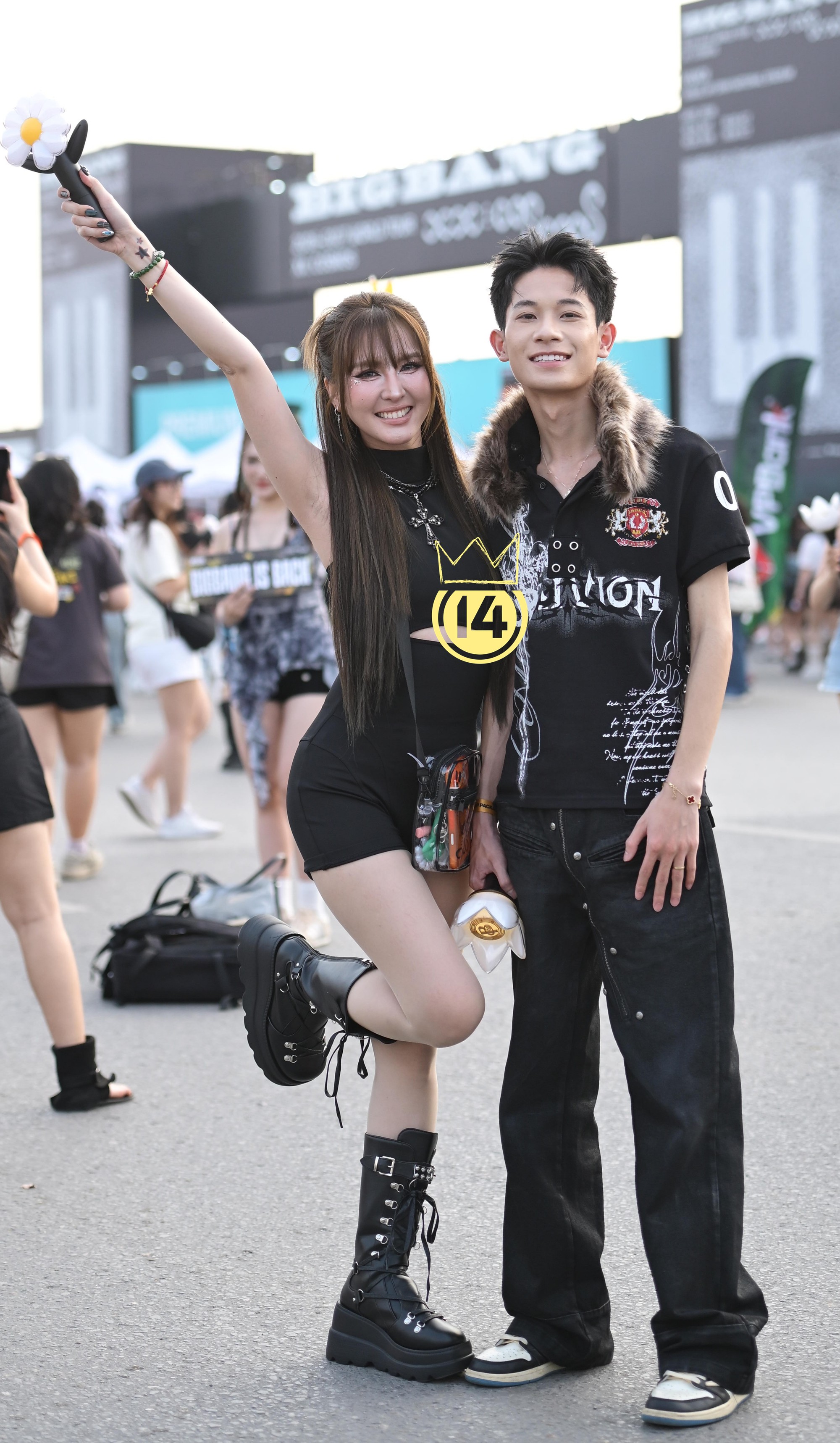 Hồi chiều trời nắng, trước giờ G concert BIGBANG: Mỹ Đ&igrave;nh th&agrave;nh s&agrave;n diễn của hội fan xịn &ldquo;lương 5 triệu/giờ" - Ảnh 4.