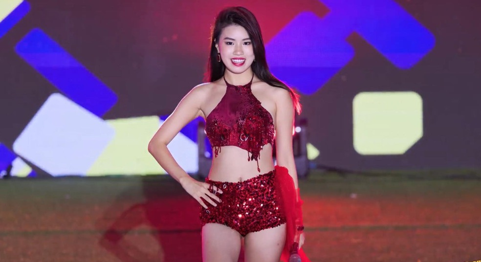 Việt Nam c&oacute; 1 ca kh&uacute;c vươn tầm thế giới do nữ sinh 17 tuổi s&aacute;ng t&aacute;c: Chủ nh&acirc;n b&agrave;i h&aacute;t nay l&agrave;m &Aacute; hậu, c&oacute; &ldquo;gia t&agrave;i&rdquo; hơn 400 tỷ đồng- Ảnh 2.