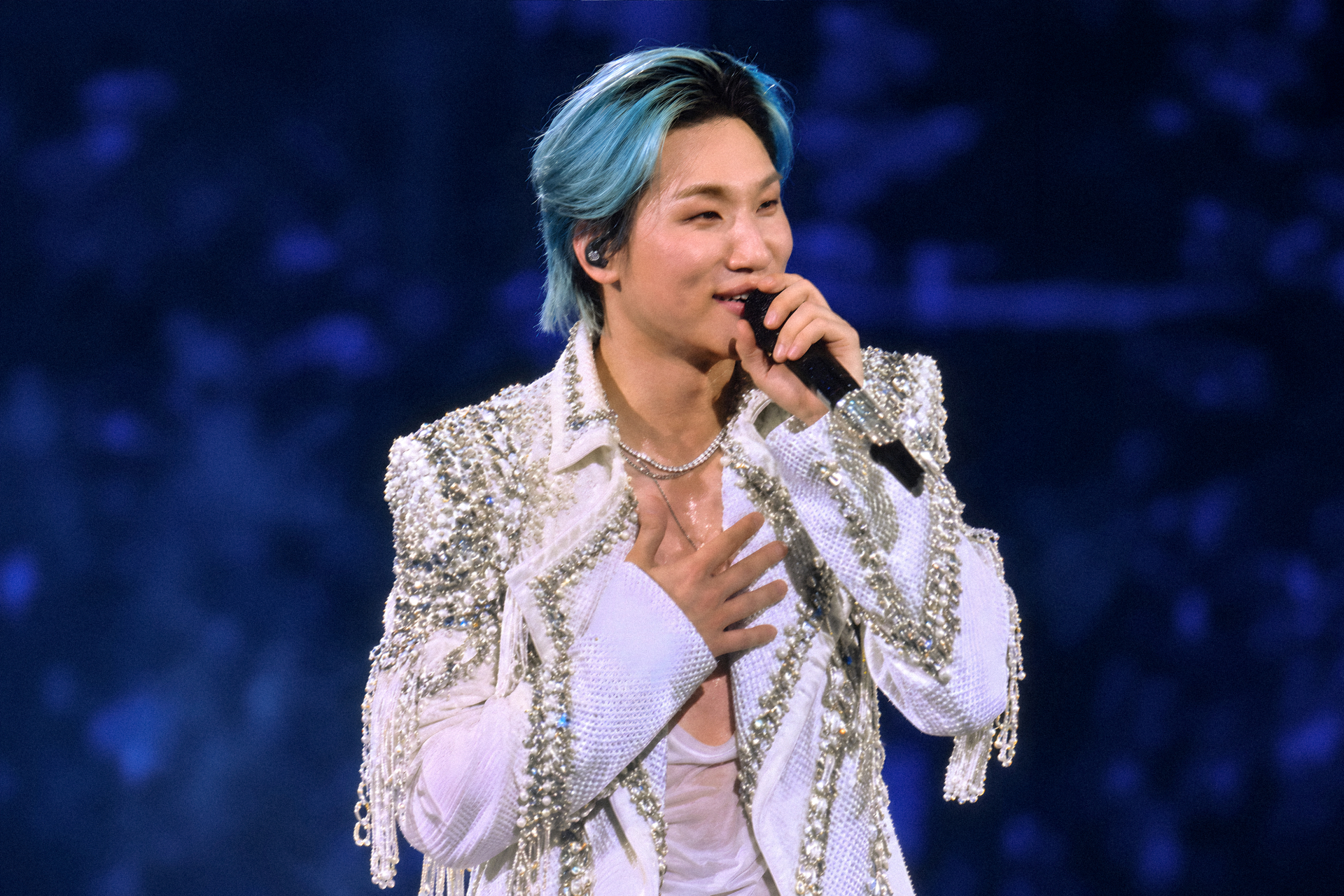 BIGBANG h&eacute;t lớn "H&agrave; Nội ơi", "T&ocirc;i y&ecirc;u c&aacute;c bạn", cuối show kh&ocirc;ng qu&ecirc;n c&uacute;i lạy kh&aacute;n giả- Ảnh 5.