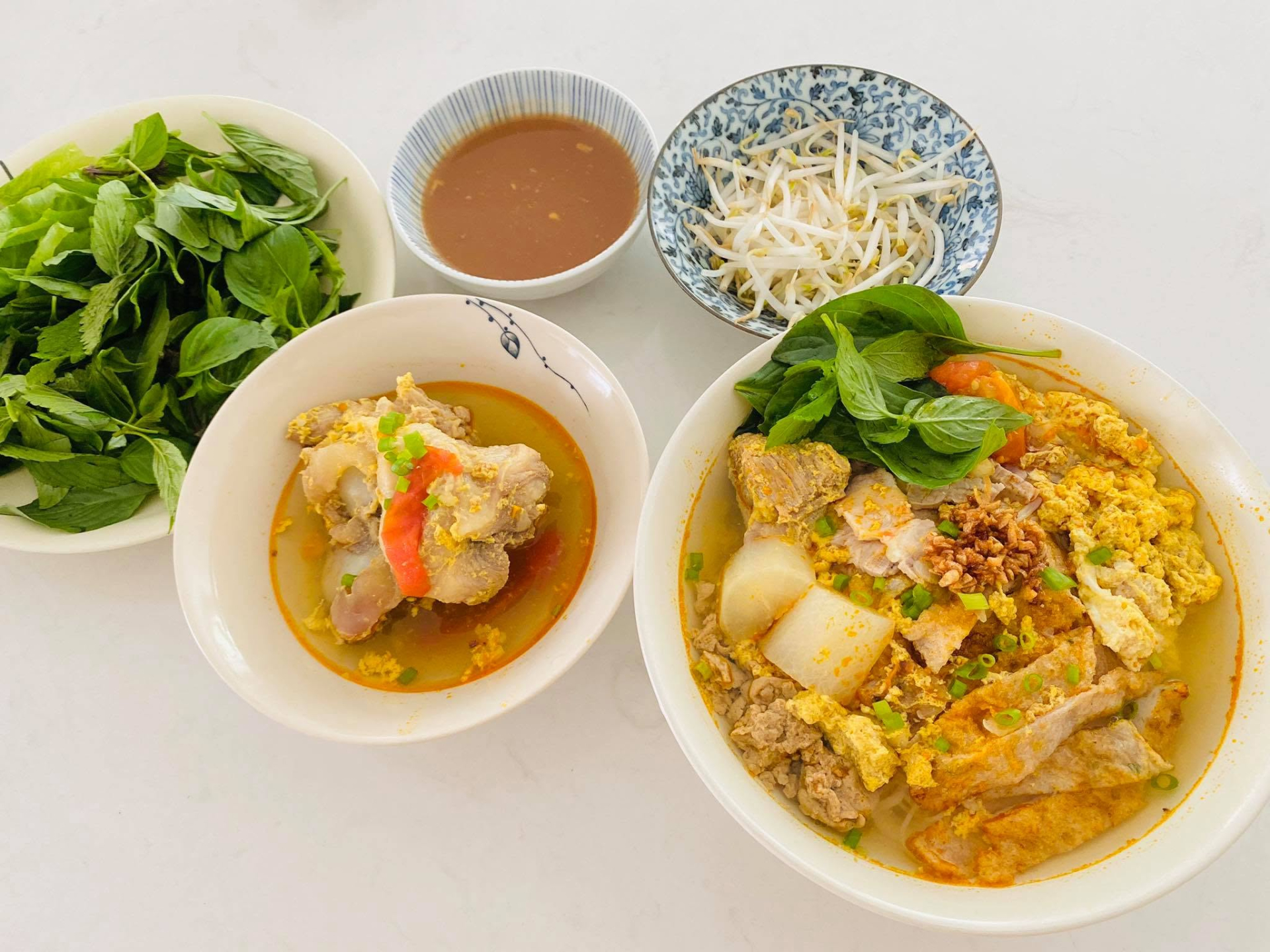 M&acirc;m cơm nh&agrave; của Thuỷ Ti&ecirc;n - C&ocirc;ng Vinh- Ảnh 2.