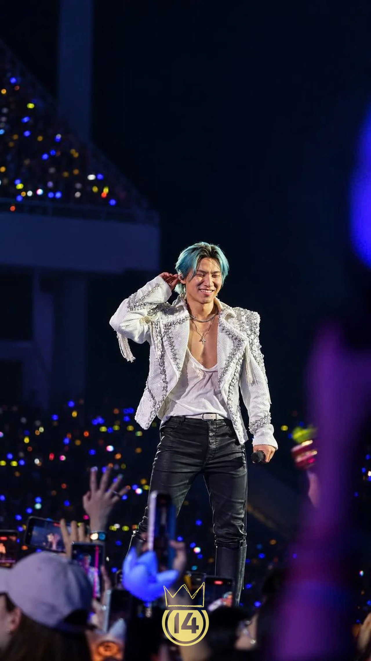 G-Dragon phong c&aacute;ch "b&agrave; ngoại", Daesung vẫy tay ch&agrave;o fan khi về tới kh&aacute;ch sạn, VIP sắp phải tạm biệt BIGBANG rồi sao!- Ảnh 22.