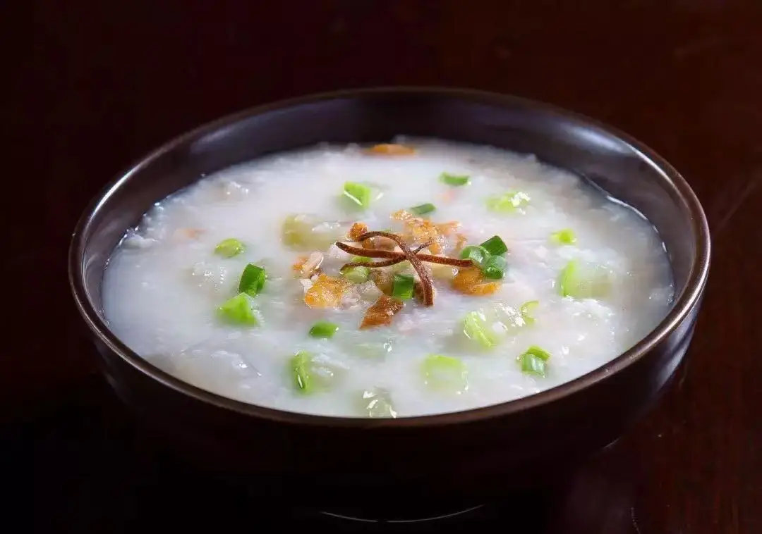 Người phụ nữ 63 tuổi g&atilde;y xương sau c&uacute; ng&atilde; nhẹ, nguy&ecirc;n nh&acirc;n c&oacute; thể bắt đầu từ th&oacute;i quen ăn uống tưởng l&agrave;nh mạnh- Ảnh 2.