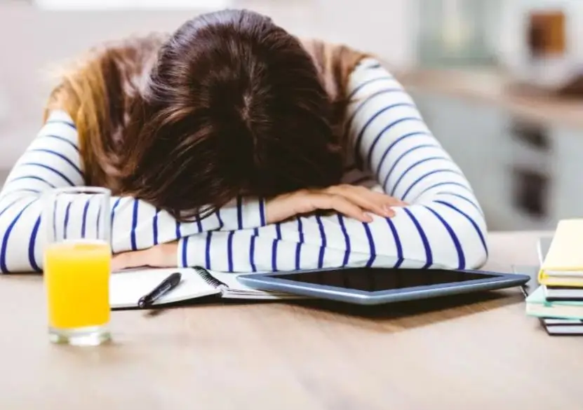 Cơ thể bạn kh&ocirc;ng biết n&oacute;i dối: 3 dấu hiệu phổ biến của hệ miễn dịch suy yếu, h&atilde;y xem bạn c&oacute; bao nhi&ecirc;u trong số đ&oacute; - Ảnh 3.