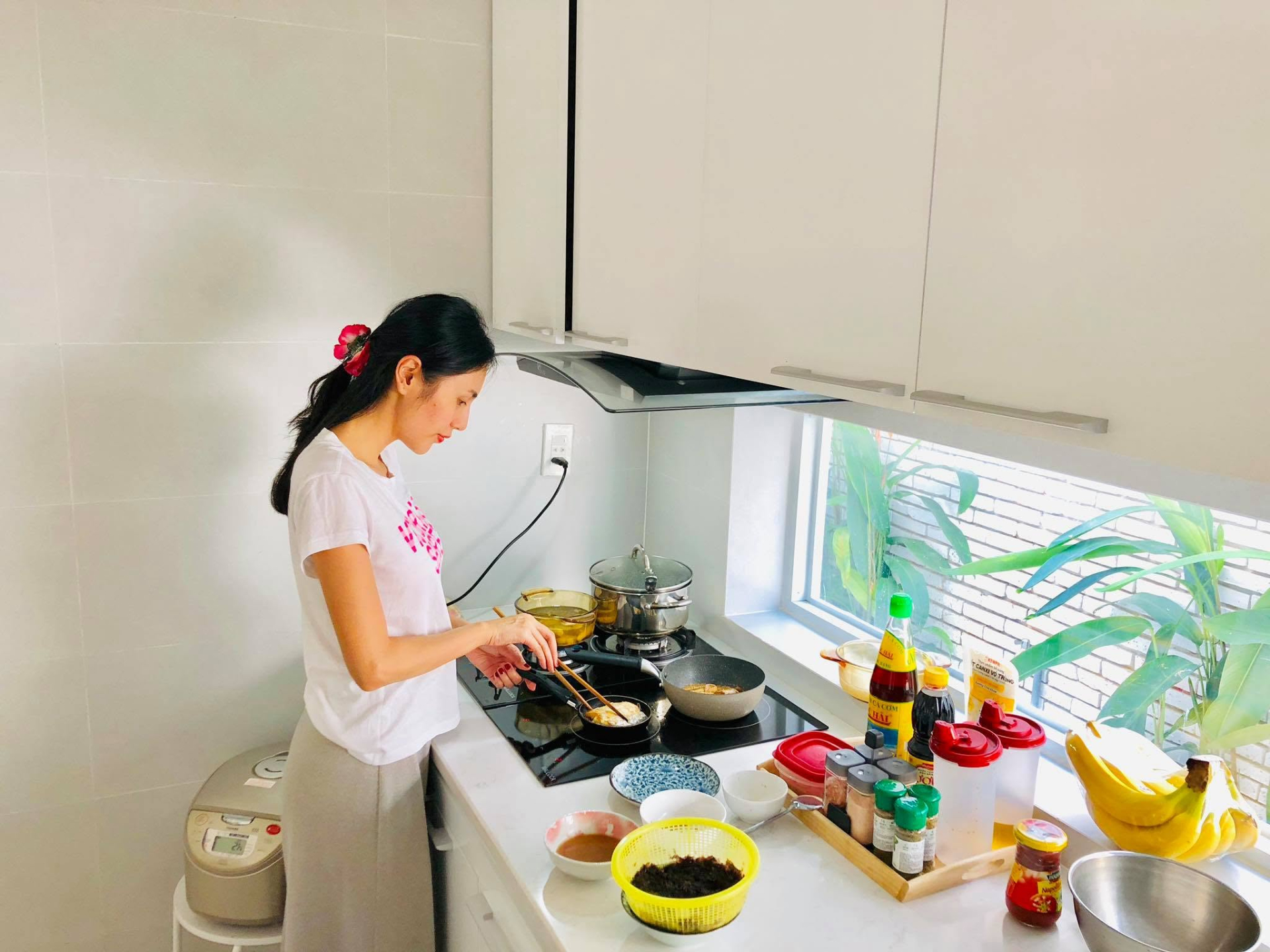 M&acirc;m cơm nh&agrave; của Thuỷ Ti&ecirc;n - C&ocirc;ng Vinh- Ảnh 1.