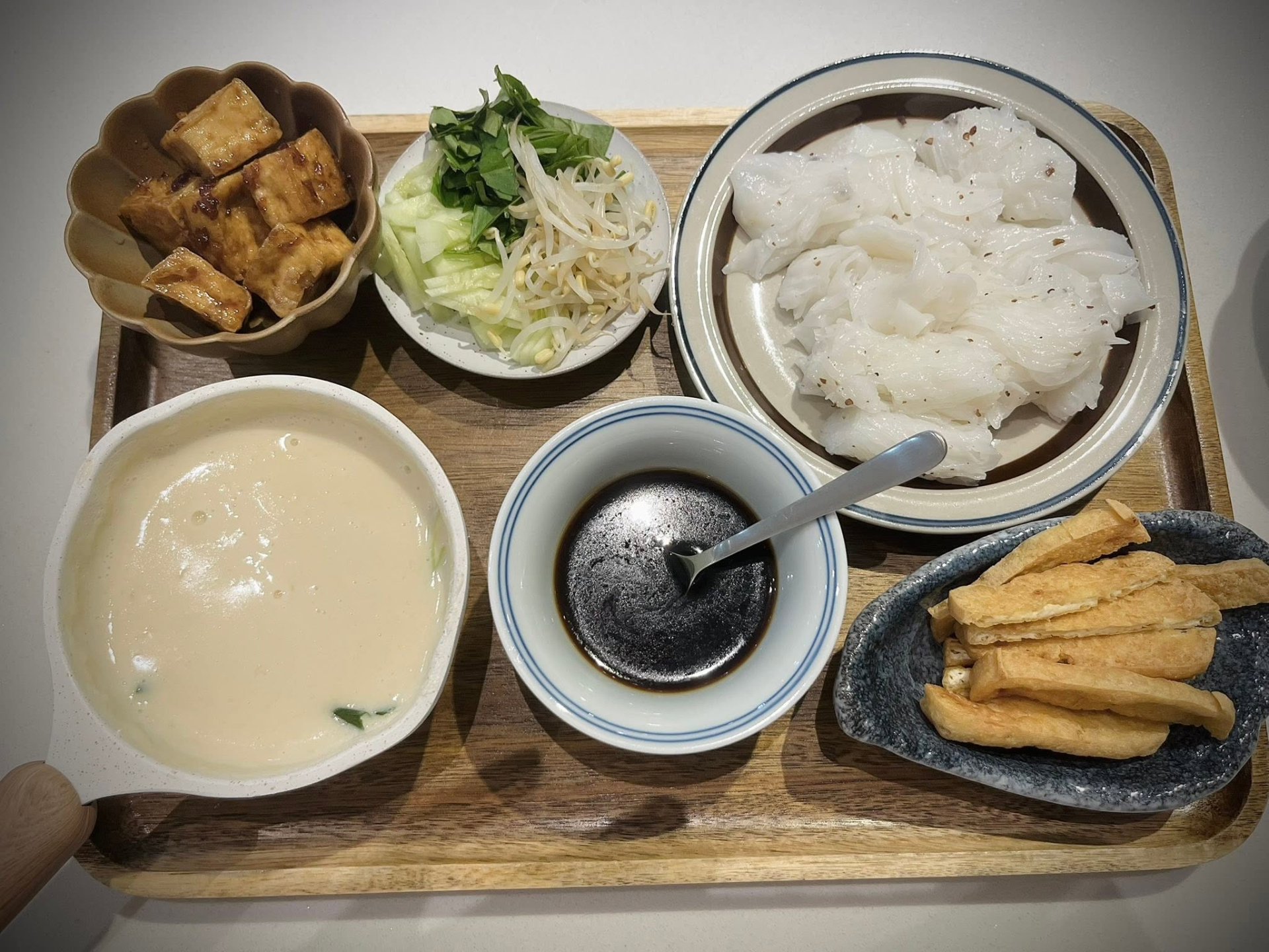 M&acirc;m cơm nh&agrave; của Thuỷ Ti&ecirc;n - C&ocirc;ng Vinh- Ảnh 5.