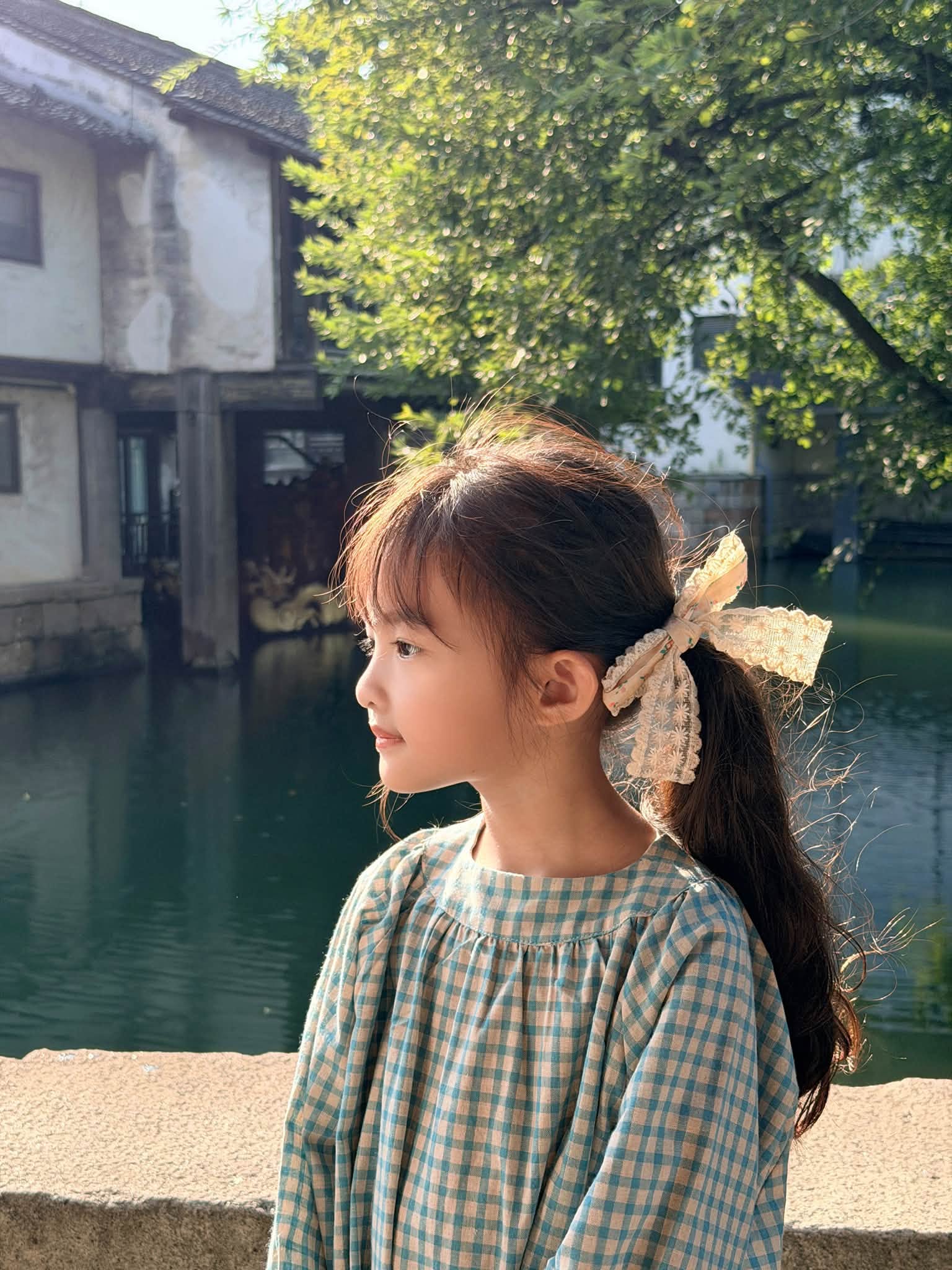 Em b&eacute; Vbiz vừa sinh đ&atilde; c&oacute; bức ảnh 1,5 triệu like: Tiểu thư tập đo&agrave;n nhựa, lớn l&ecirc;n xinh như Chương Nhược Nam- Ảnh 7.