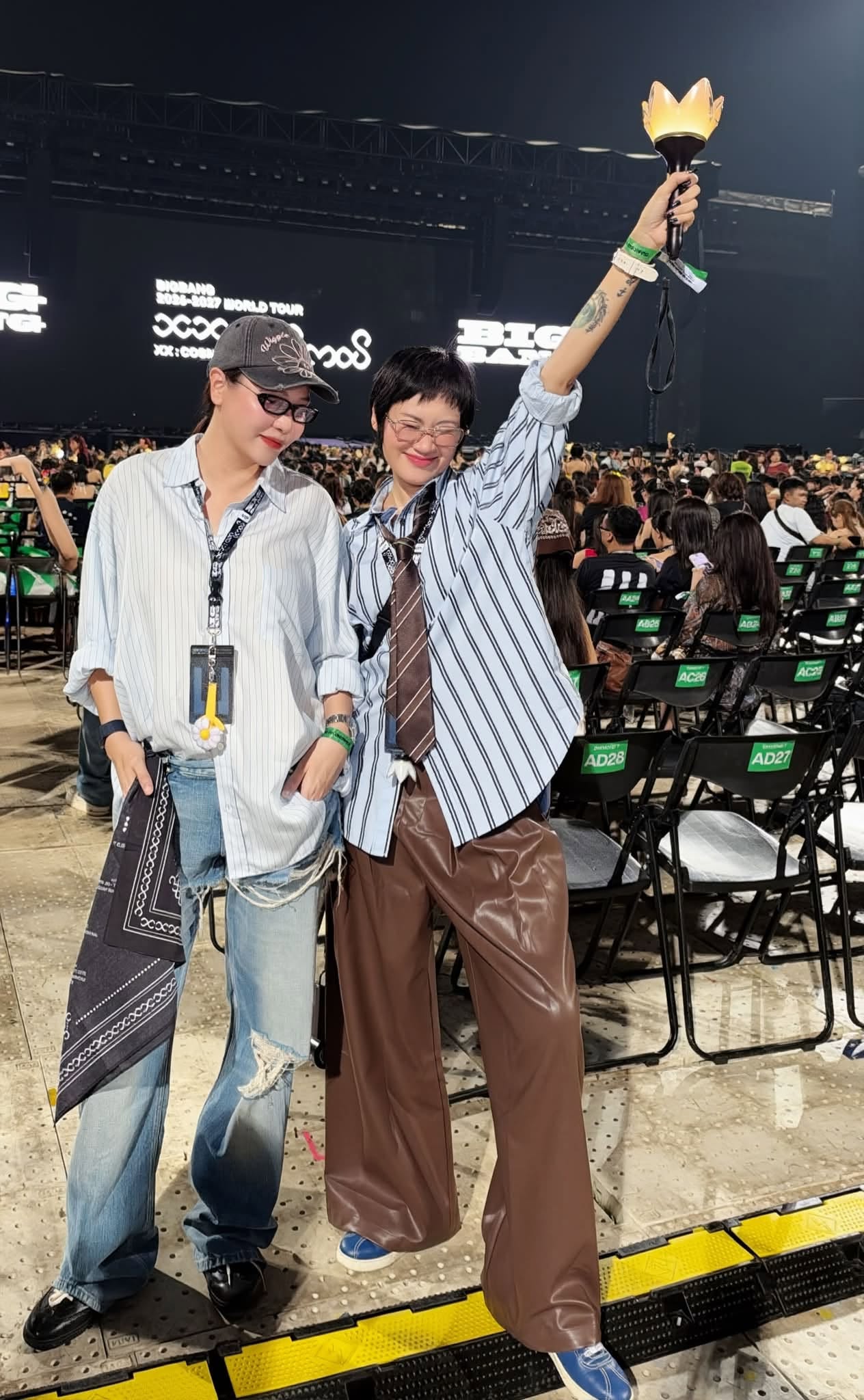 Đi v&agrave;i bước l&agrave; gặp sao Việt tại concert BIGBANG: HURRYKNG dắt b&eacute; Kem "đu idol", Anh T&agrave;i - Anh Trai - Em Xinh c&ugrave;ng đổ bộ - Ảnh 1.