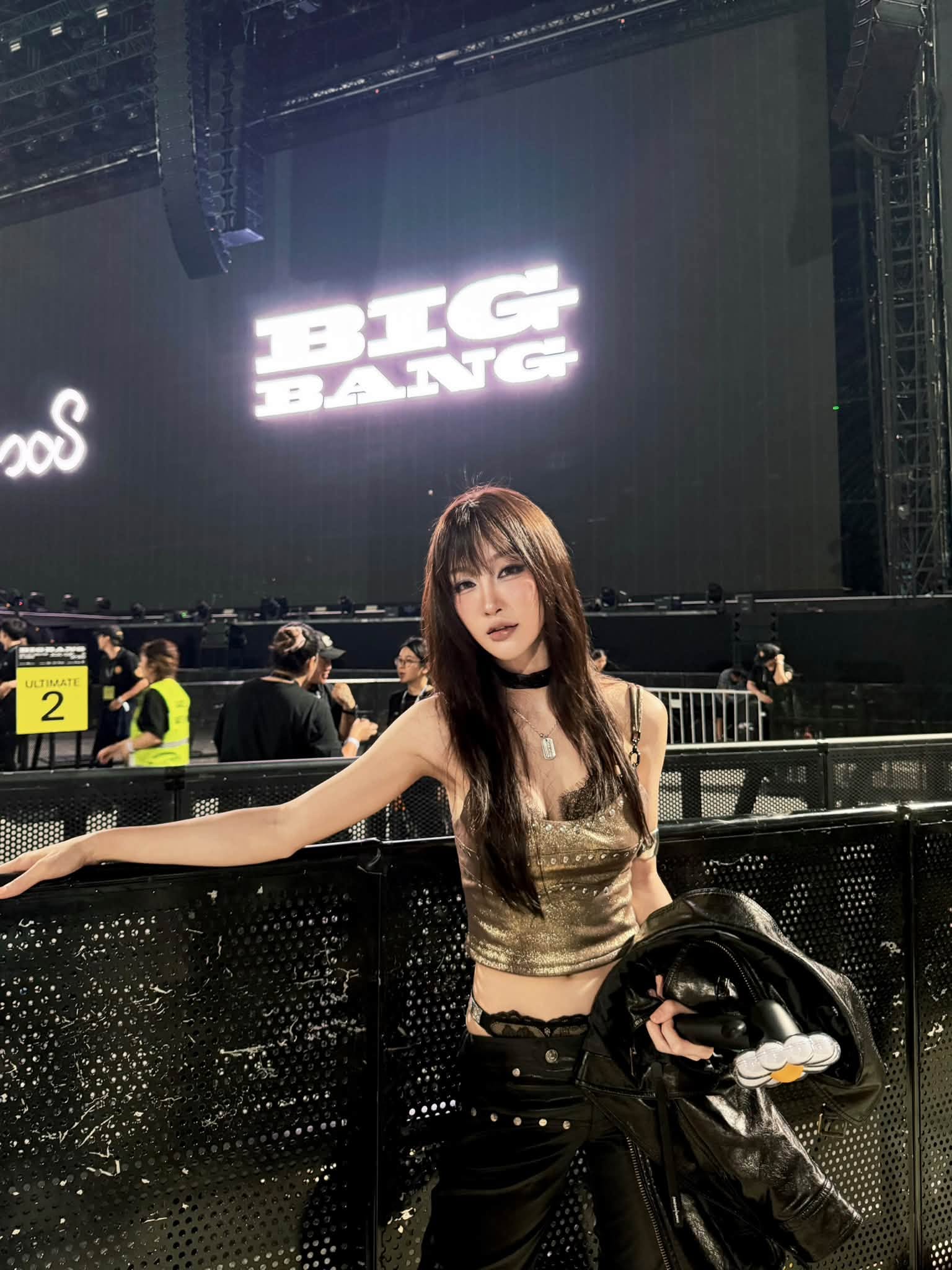 Đi v&agrave;i bước l&agrave; gặp sao Việt tại concert BIGBANG: HURRYKNG dắt b&eacute; Kem "đu idol", Anh T&agrave;i - Anh Trai - Em Xinh c&ugrave;ng đổ bộ - Ảnh 2.