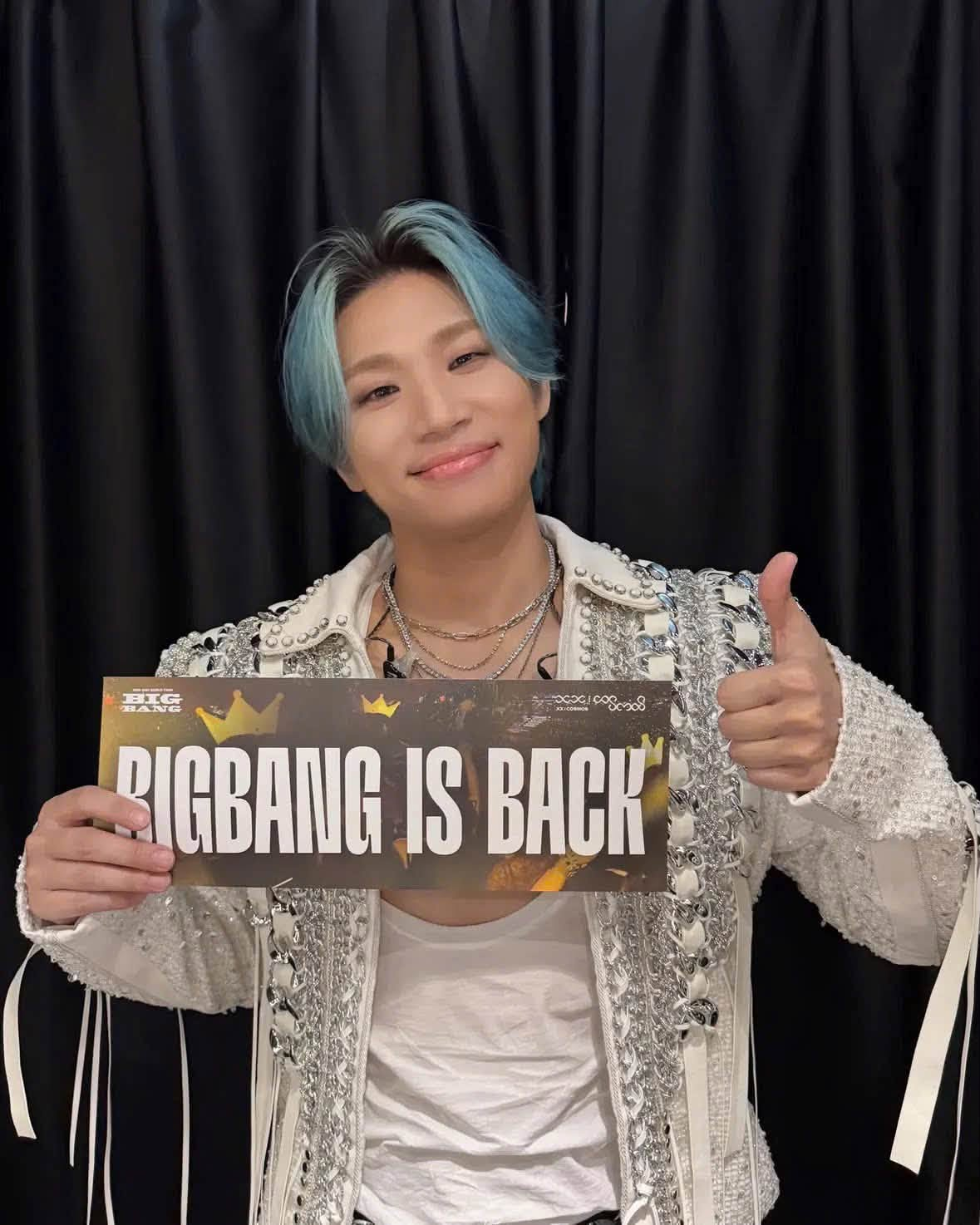 G-Dragon phong c&aacute;ch "b&agrave; ngoại", Daesung vẫy tay ch&agrave;o fan khi về tới kh&aacute;ch sạn, VIP sắp phải tạm biệt BIGBANG rồi sao!- Ảnh 10.