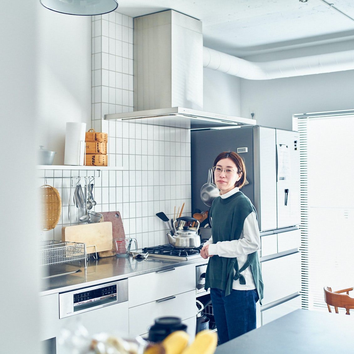 Dọn nhà một lần, tôi mới hiểu vì sao càng mua nhiều càng dễ thấy thiếu: 3 thay đổi giúp tiêu tiền tỉnh táo hơn- Ảnh 2.