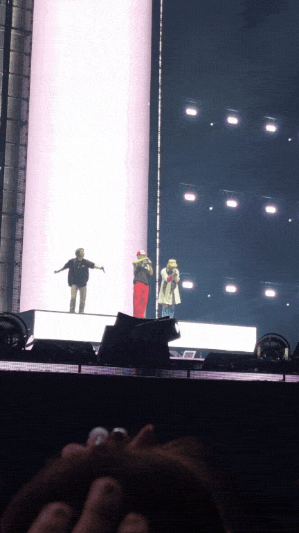 Tất tần tật concert BIGBANG Day 1 tại Mỹ Đ&igrave;nh: Vừa bước v&agrave;o đ&atilde; thấy "đủ tiền v&eacute;", gi&aacute;o &aacute;n thực chiến cho team Day 2 tối nay!- Ảnh 7.