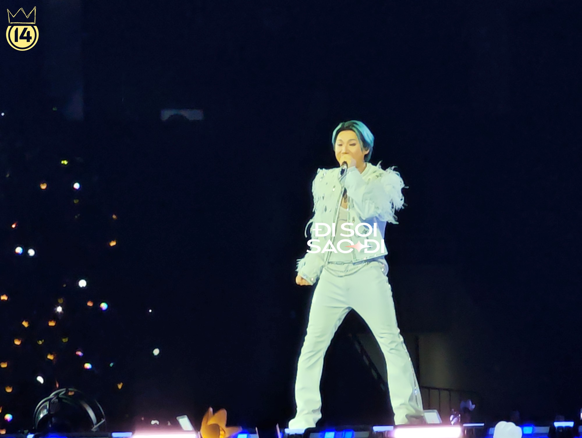 Ch&ugrave;m ảnh n&eacute;t căng: BIGBANG chất v&ocirc; đối, h&ocirc; vang "Việt Nam v&ocirc; địch" v&agrave; quỳ gối cảm ơn h&agrave;ng chục ngh&igrave;n người giữa Mỹ Đ&igrave;nh- Ảnh 25.