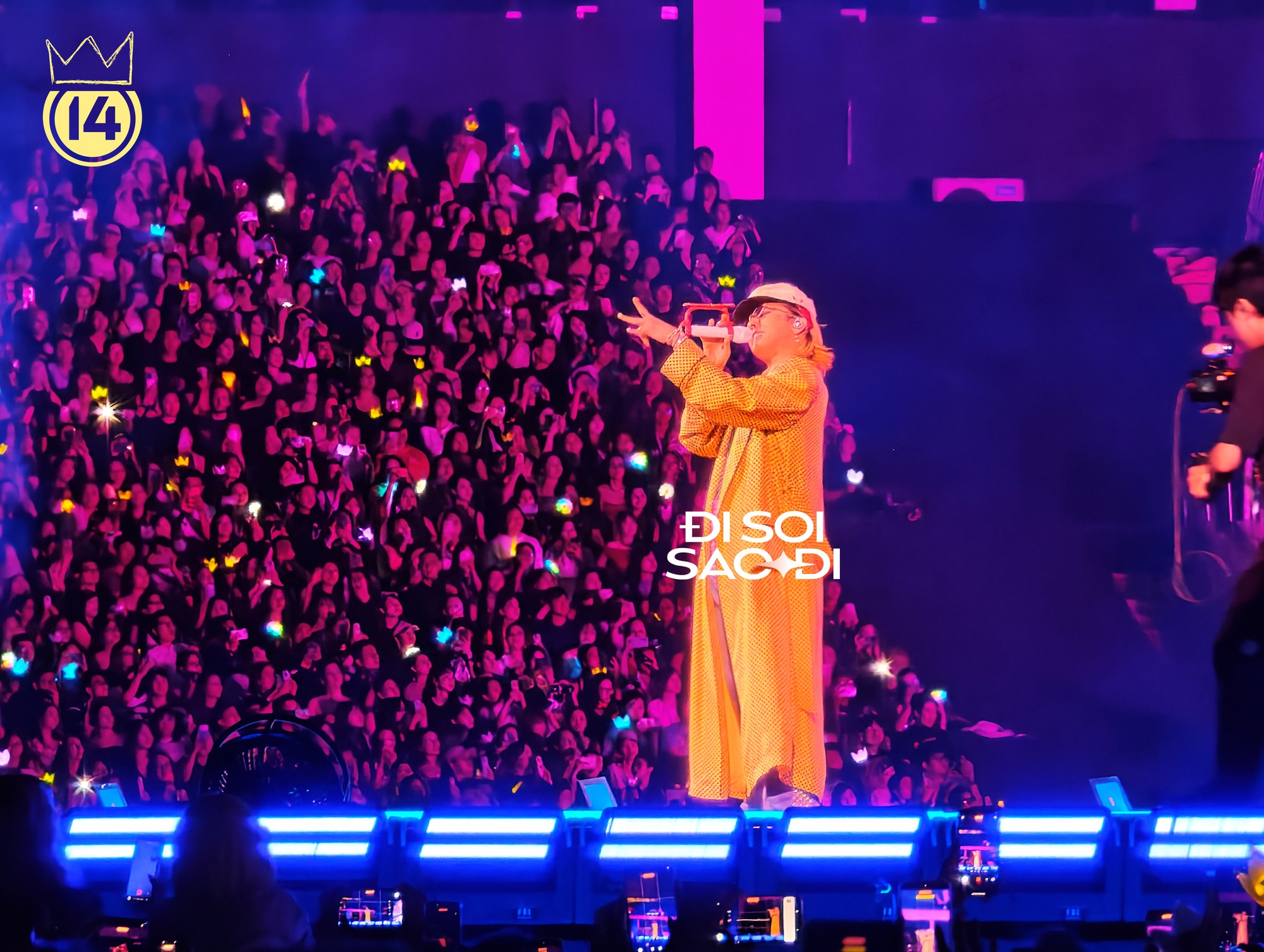 Ch&ugrave;m ảnh n&eacute;t căng: BIGBANG chất v&ocirc; đối, h&ocirc; vang "Việt Nam v&ocirc; địch" v&agrave; quỳ gối cảm ơn h&agrave;ng chục ngh&igrave;n người giữa Mỹ Đ&igrave;nh- Ảnh 4.