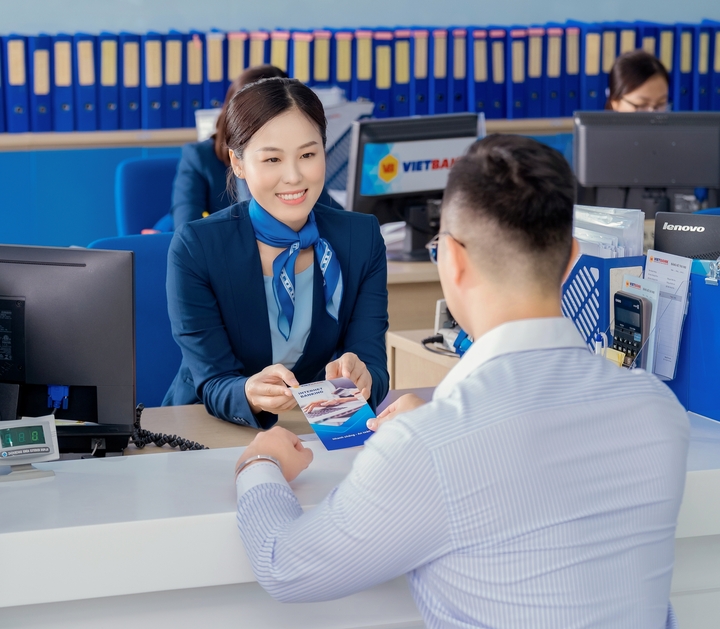 L&agrave;n s&oacute;ng giảm l&atilde;i suất ng&agrave;y c&agrave;ng s&ocirc;i động, c&oacute; ng&acirc;n h&agrave;ng đ&atilde; hạ nhiều lần- Ảnh 2.