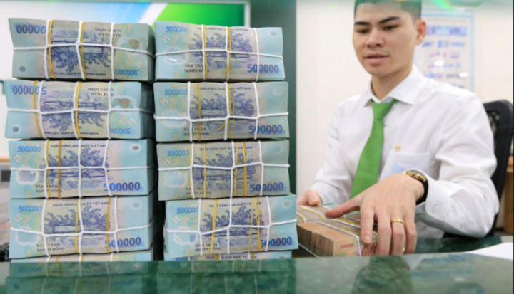 L&agrave;n s&oacute;ng giảm l&atilde;i suất ng&agrave;y c&agrave;ng s&ocirc;i động, c&oacute; ng&acirc;n h&agrave;ng đ&atilde; hạ nhiều lần- Ảnh 1.