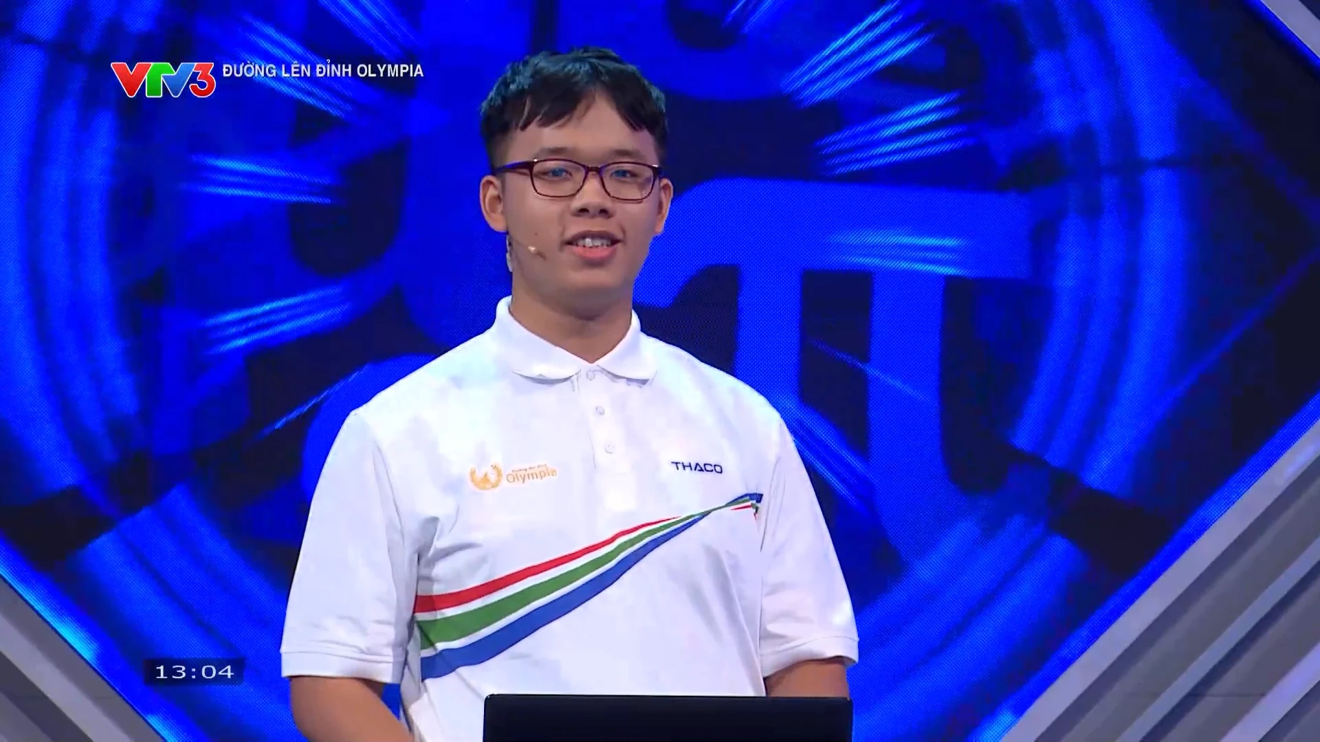 Profile "xịn đét" của nam sinh SN 2009 vừa lọt Chung kết năm Olympia 2026: Từng đỗ 4 trường chuyên, hát được quốc ca của 135 quốc gia - Ảnh 1.