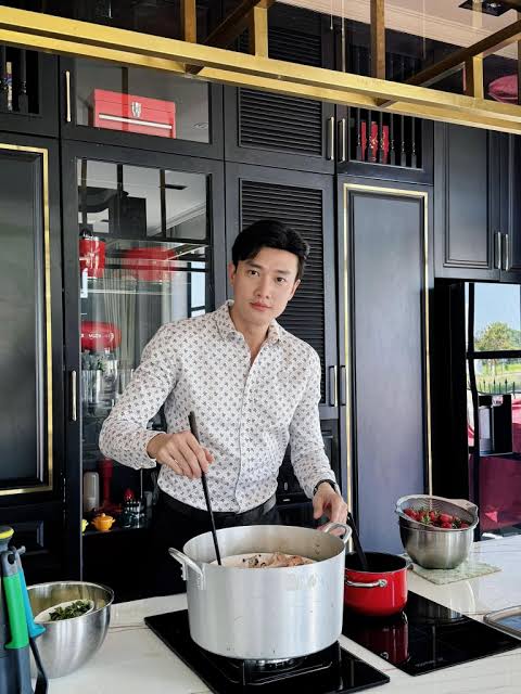 M&acirc;m cơm nh&agrave; của Quốc Trường v&agrave; Ngọc Trinh- Ảnh 2.