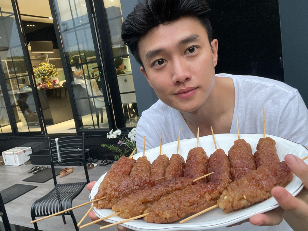 M&acirc;m cơm nh&agrave; của Quốc Trường v&agrave; Ngọc Trinh- Ảnh 3.