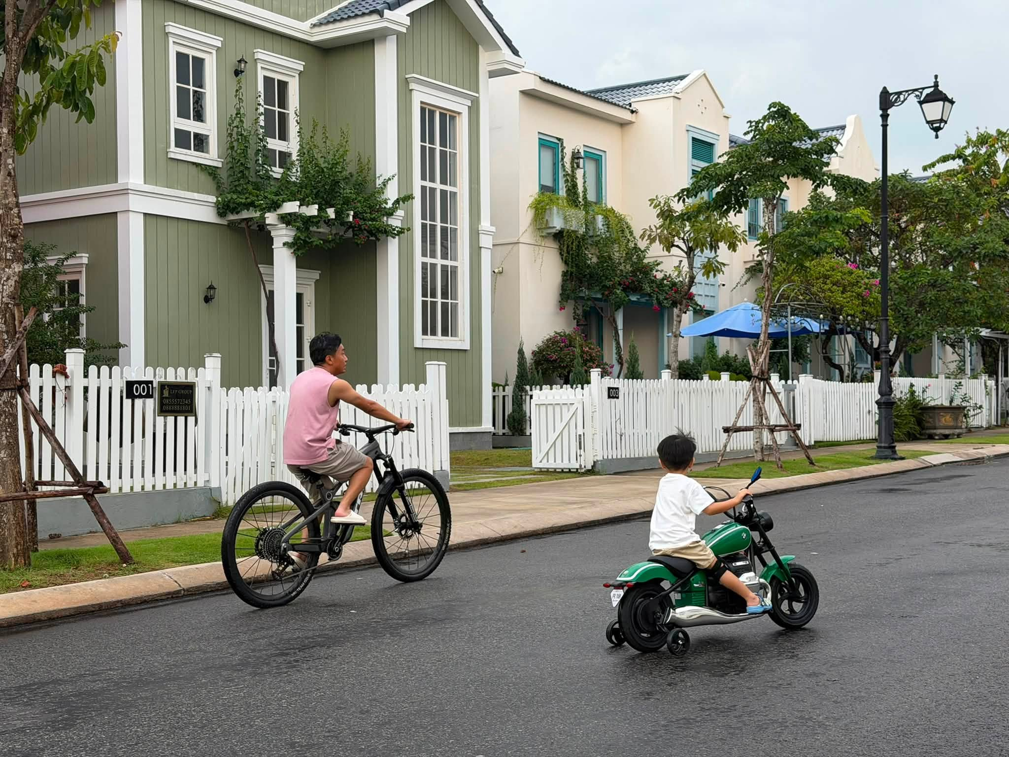 Cuộc sống tại nh&agrave; của 2 người đ&agrave;n &ocirc;ng Việt c&oacute; ngh&igrave;n tỷ- Ảnh 8.