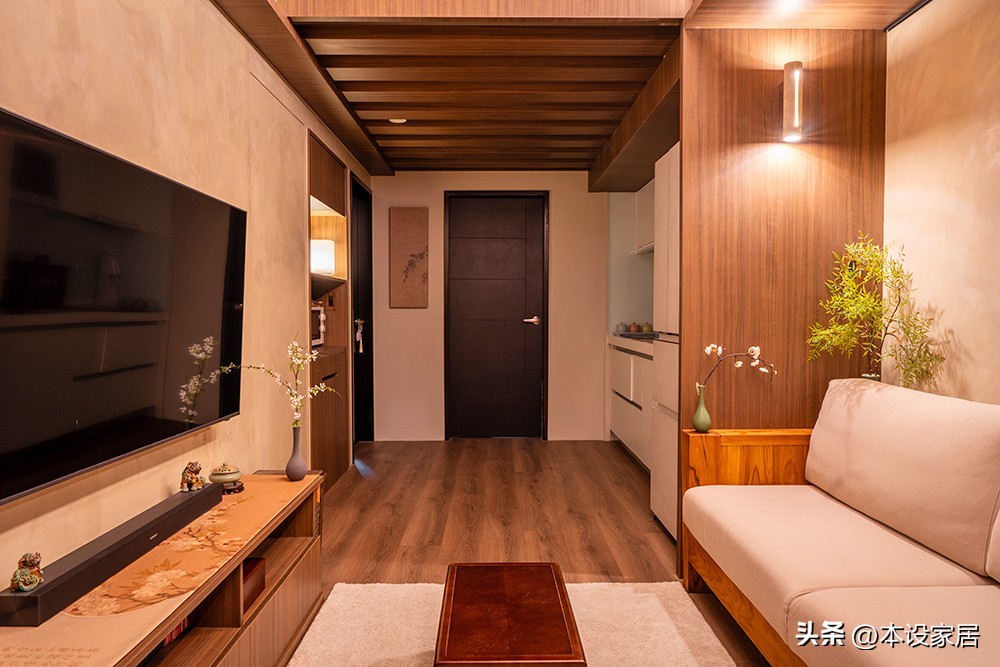 Căn hộ 46m&sup2; xuống cấp của đ&ocirc;i vợ chồng trung ni&ecirc;n được cải tạo th&agrave;nh kh&ocirc;ng gian 3 ph&ograve;ng: C&aacute;ch tận dụng từng m&eacute;t vu&ocirc;ng khiến nhiều người bất ngờ- Ảnh 1.