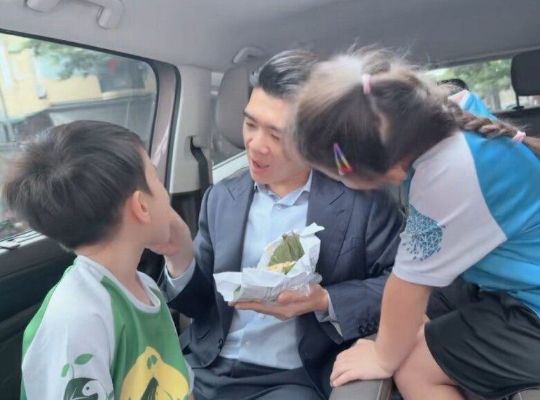 Cuộc sống tại nh&agrave; của 2 người đ&agrave;n &ocirc;ng Việt c&oacute; ngh&igrave;n tỷ- Ảnh 14.